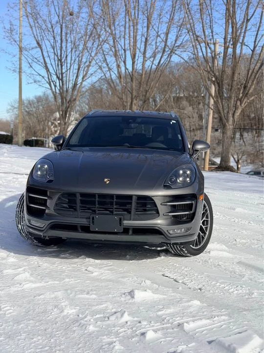 2016 Porsche Macan Turbo - Image 17 of 20