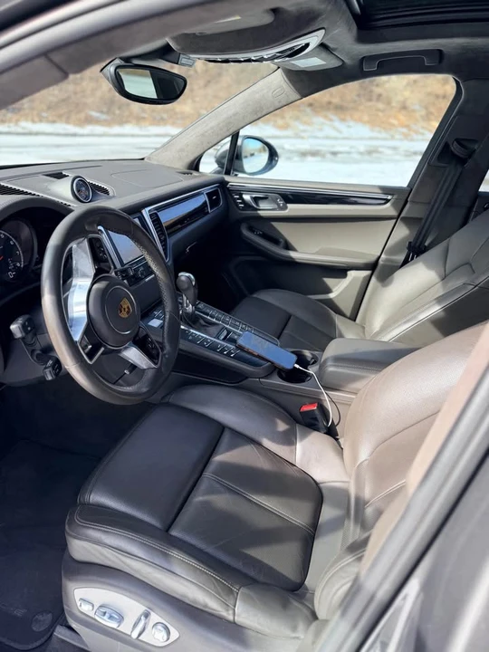 2016 Porsche Macan Turbo - Image 8 of 20