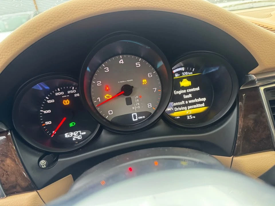2016 Porsche Macan - Image 5 of 15