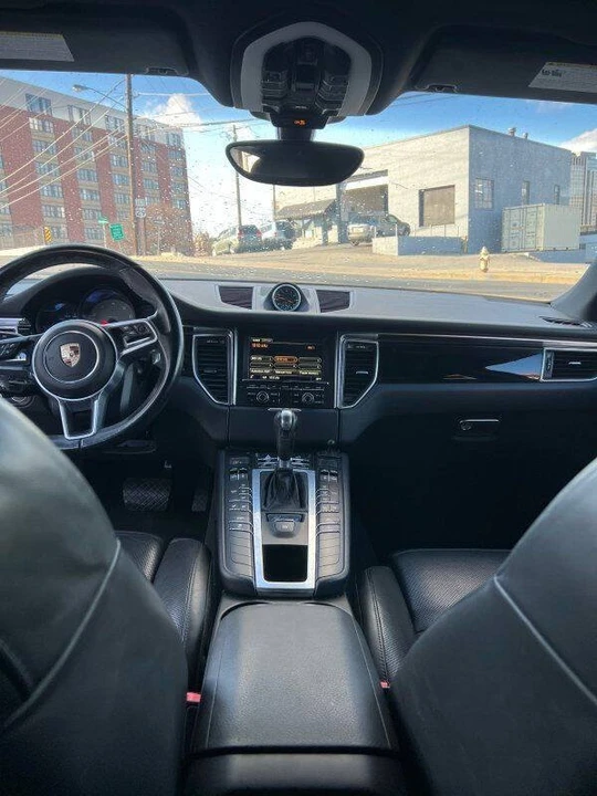 2016 Porsche Macan - Image 7 of 8