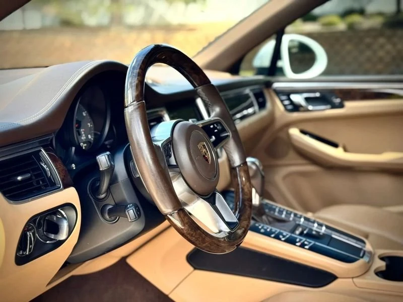 2016 Porsche Macan - Image 5 of 20