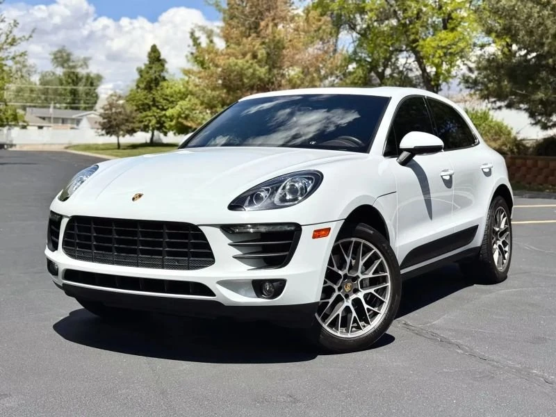 2016 Porsche Macan - Image 2 of 20
