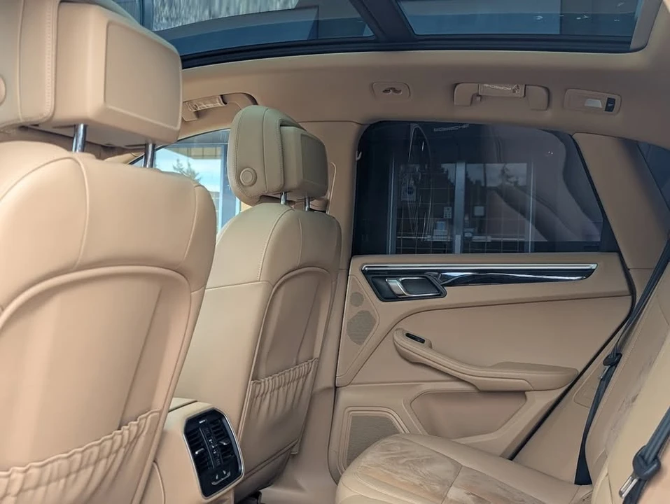 2016 Porsche Macan - Image 11 of 20