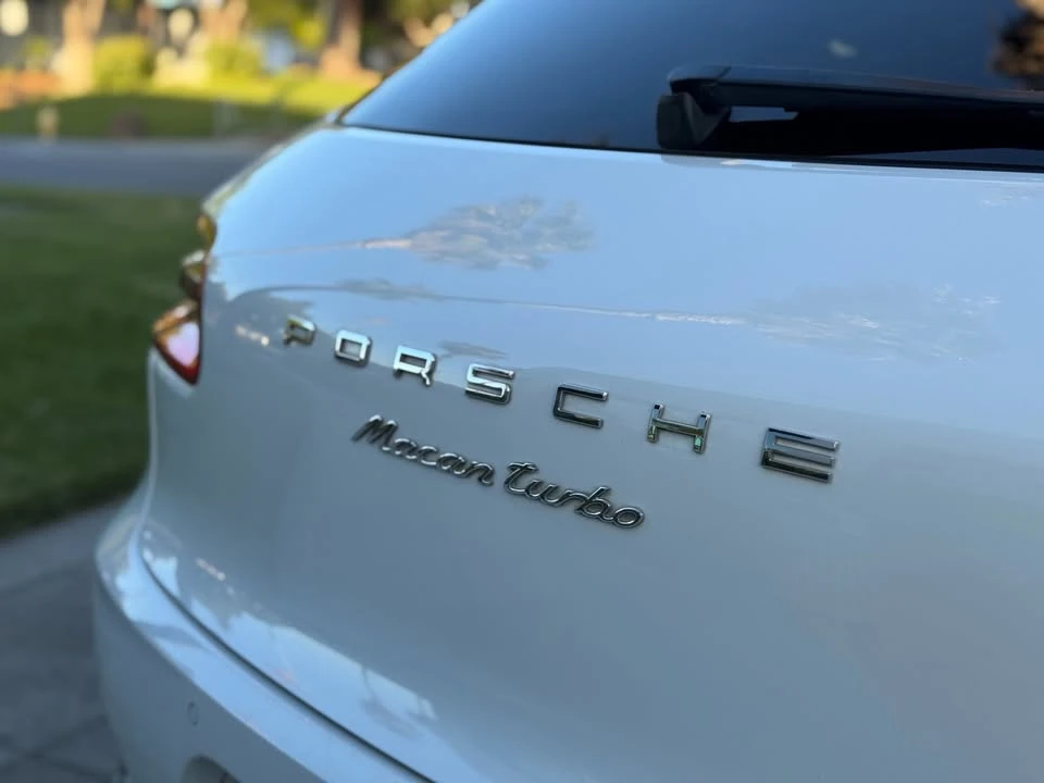 2016 Porsche Macan - Image 10 of 20