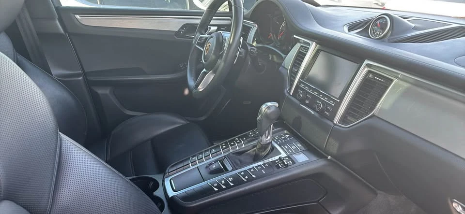 2016 Porsche Macan - Image 2 of 4