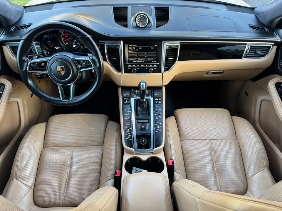 2016 Porsche Macan - Image 18 of 20