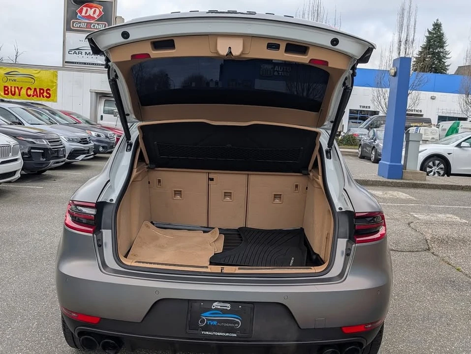 2016 Porsche Macan - Image 12 of 20