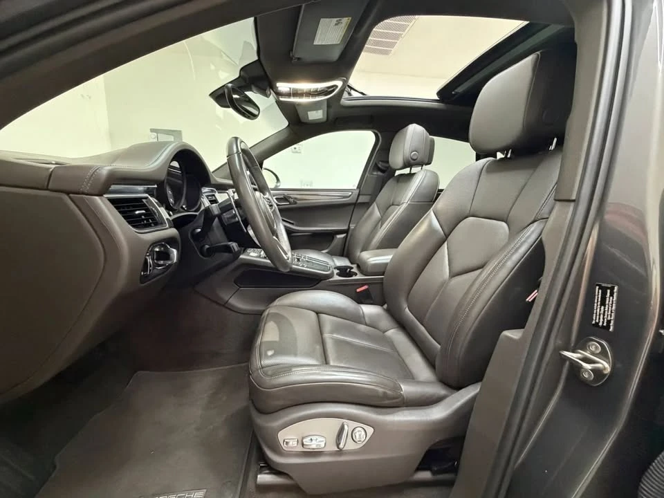 2016 Porsche Macan - Image 13 of 20
