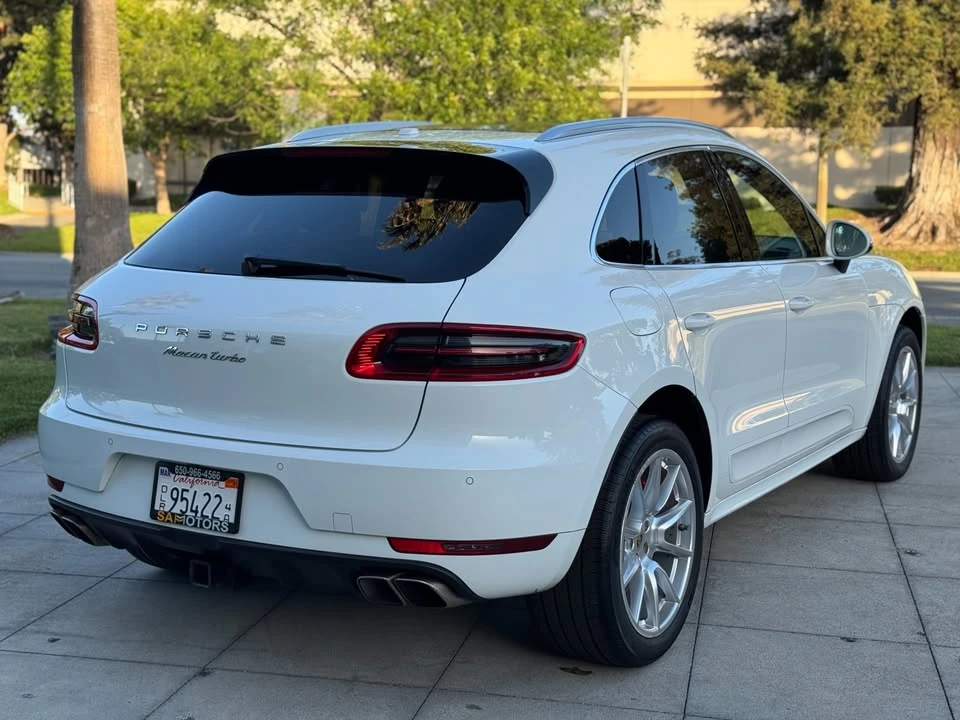 2016 Porsche Macan - Image 9 of 20