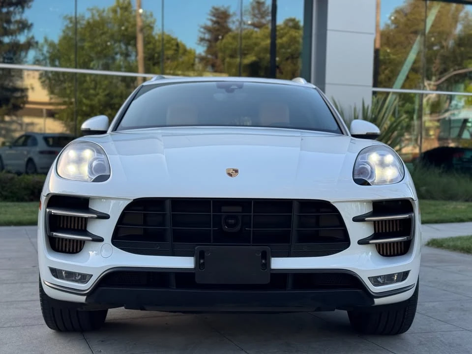 2016 Porsche Macan - Image 2 of 20
