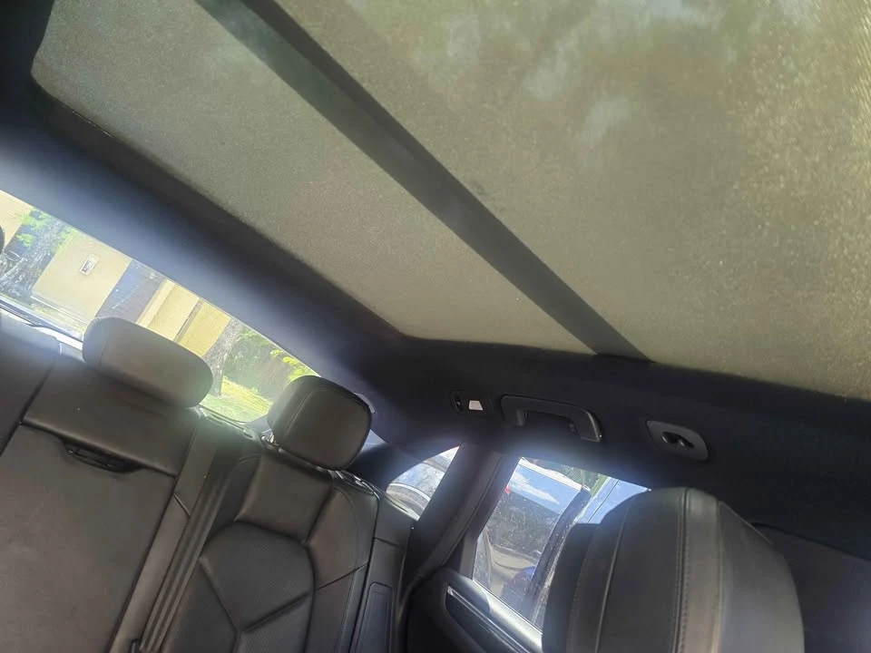 2016 Porsche Macan - Image 11 of 12