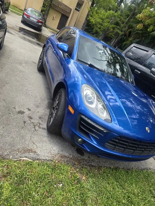 2016 Porsche Macan - Image 2 of 12