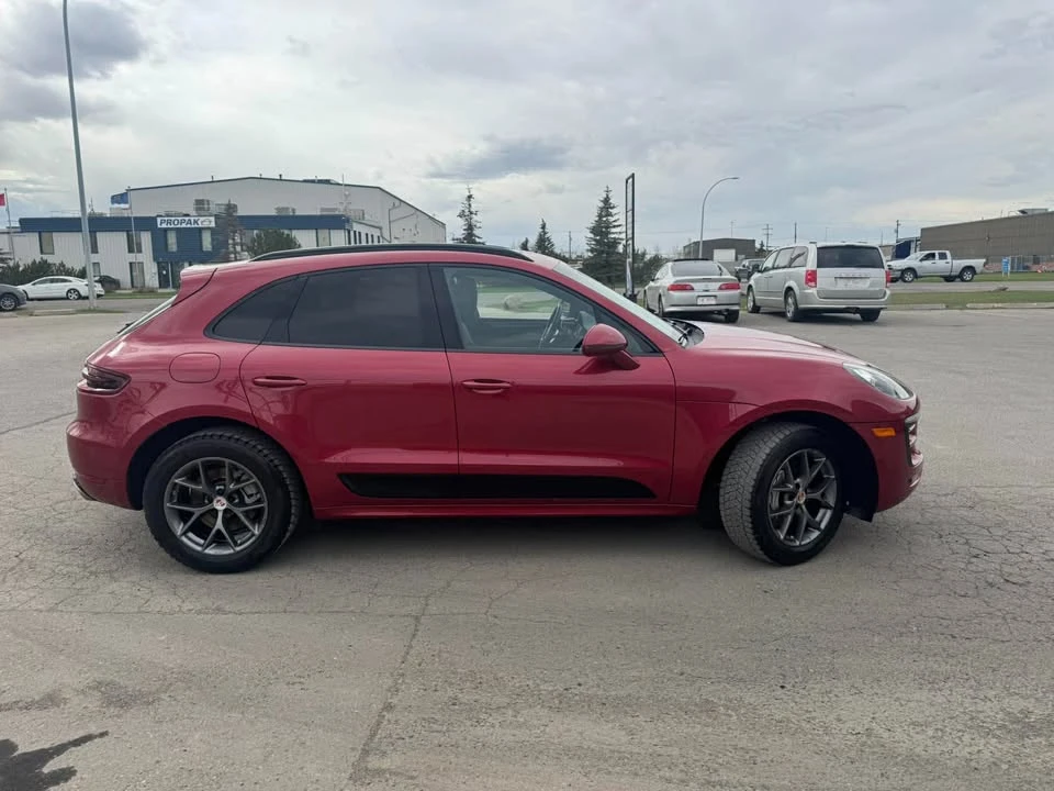 2016 Porsche Macan - Image 2 of 20