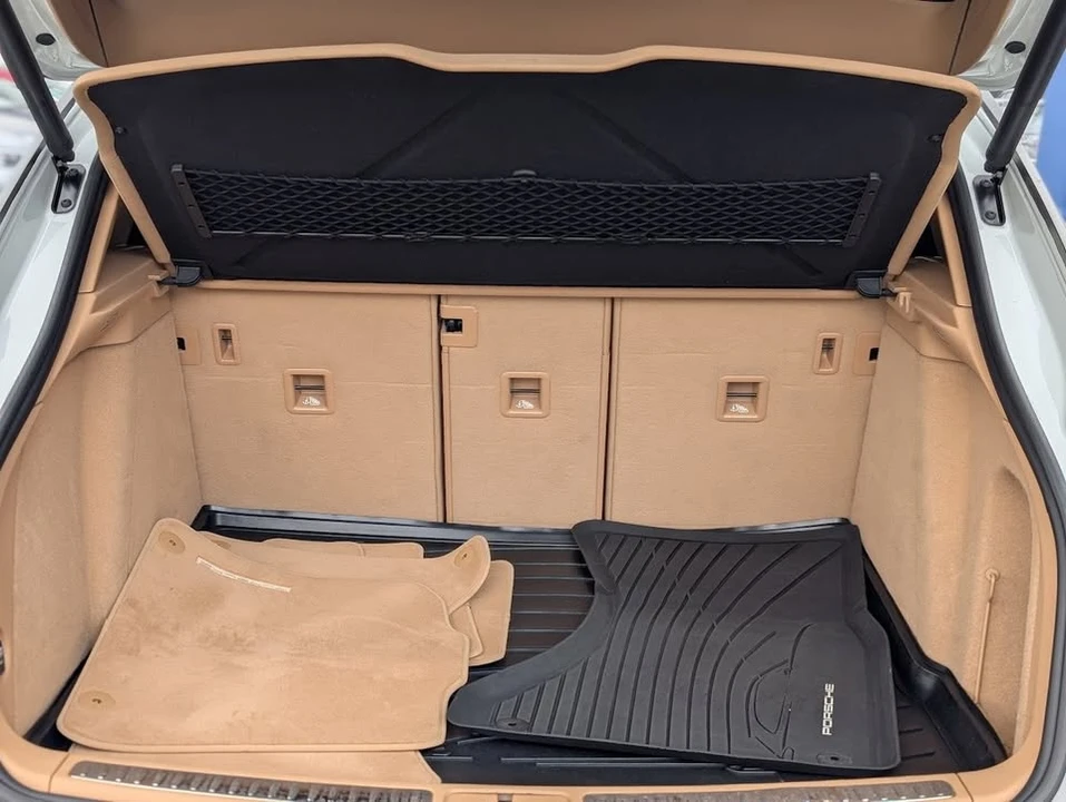 2016 Porsche Macan - Image 14 of 20