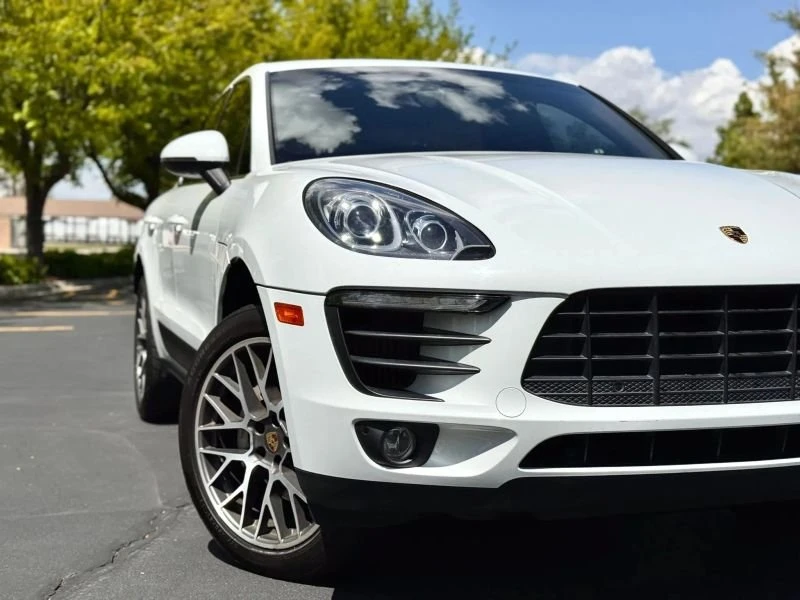 2016 Porsche Macan - Image 15 of 20