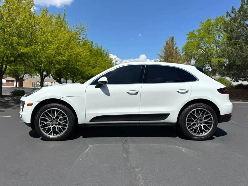 2016 Porsche Macan - Image 17 of 20