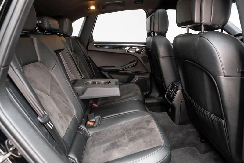 2016 Porsche Macan - Image 16 of 20