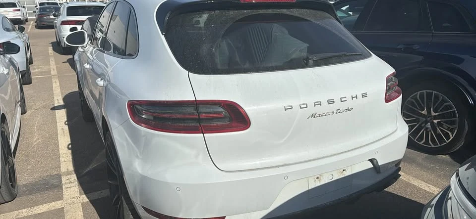 2016 Porsche Macan - Image 4 of 4
