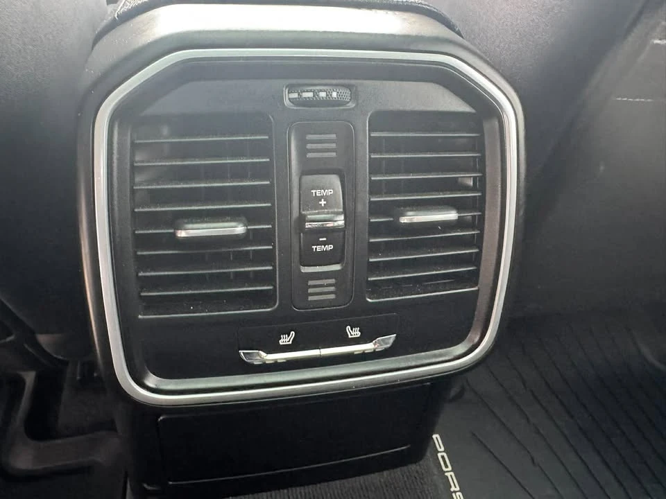 2016 Porsche Macan - Image 19 of 20