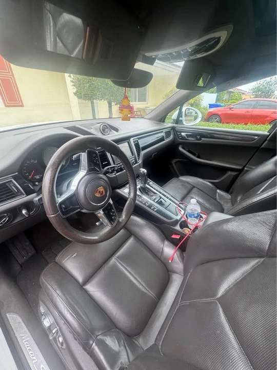 2016 Porsche Macan - Image 11 of 12