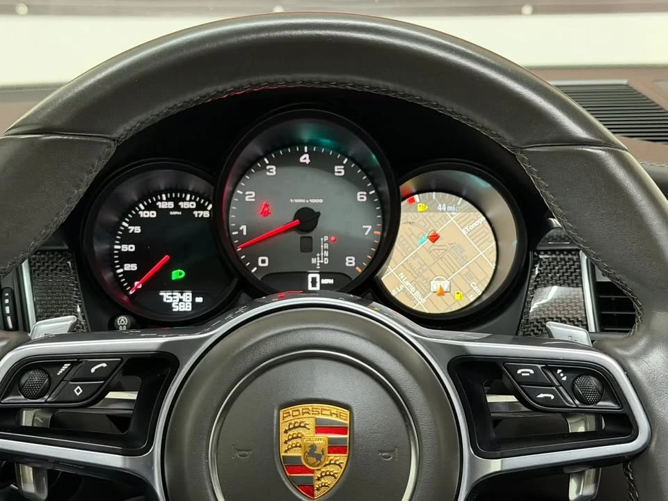 2016 Porsche Macan - Image 10 of 20