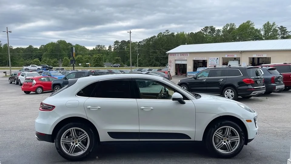 2016 Porsche Macan - Image 2 of 20