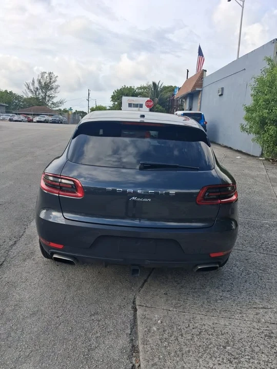 2016 Porsche Macan - Image 7 of 11