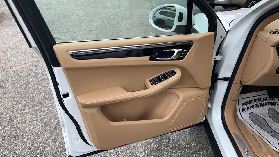 2016 Porsche Macan - Image 7 of 20