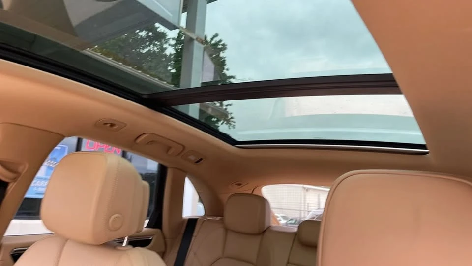 2016 Porsche Macan - Image 12 of 20