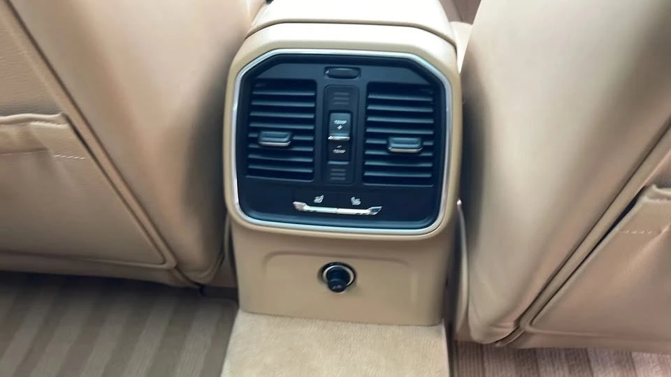 2016 Porsche Macan - Image 17 of 20