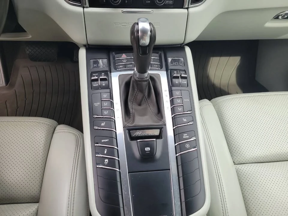 2016 Porsche Macan S - Image 11 of 15