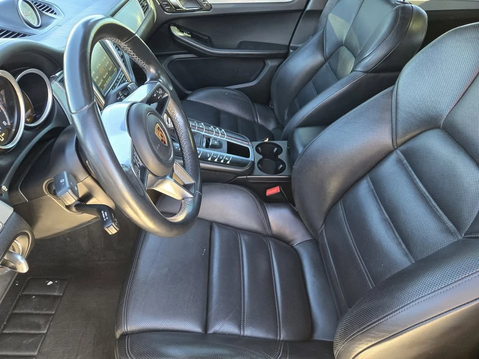 2016 Porsche Macan - Image 13 of 20