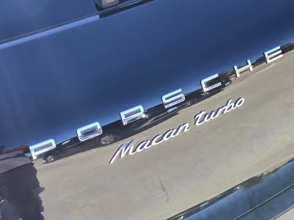 2016 Porsche Macan - Image 12 of 20