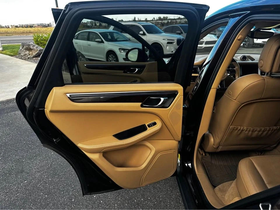 2016 Porsche Macan S - Image 12 of 19