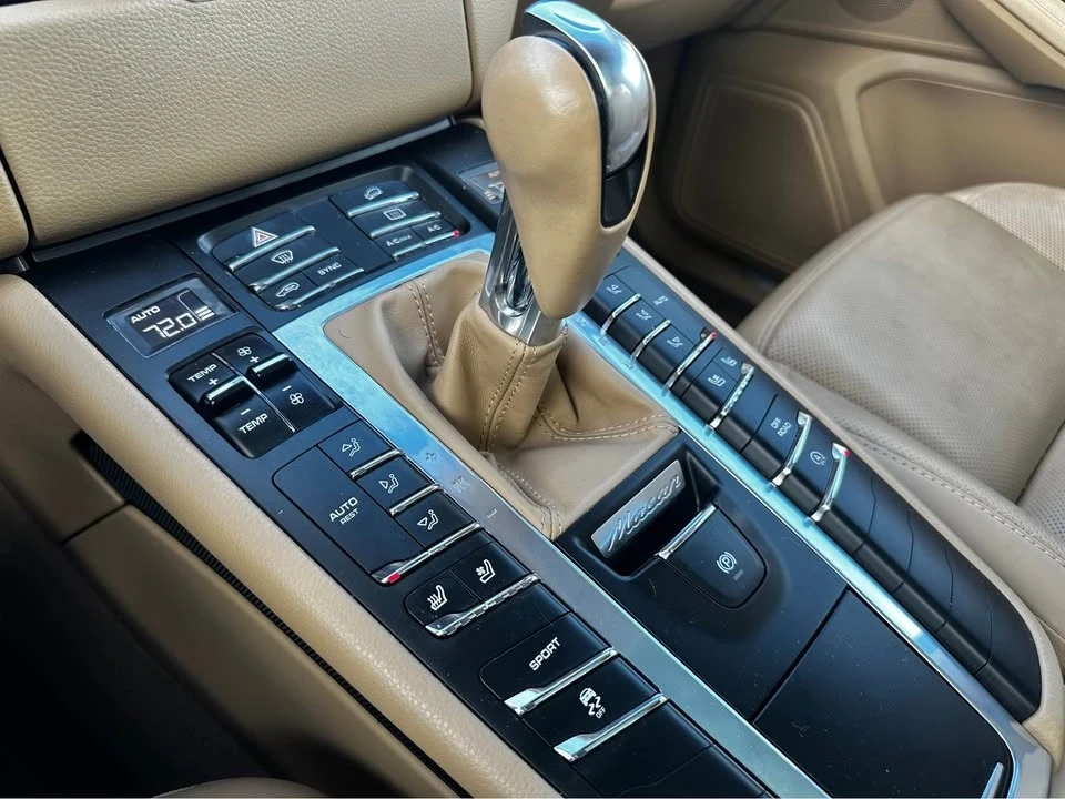 2016 Porsche Macan S - Image 18 of 19