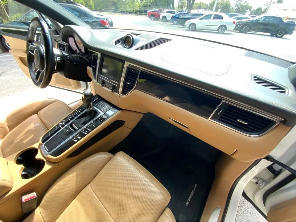 2016 Porsche Macan S - Image 10 of 17