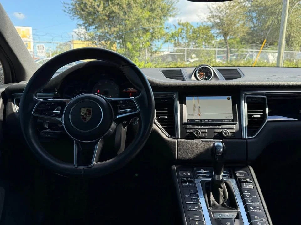 2016 Porsche Macan S - Image 11 of 19