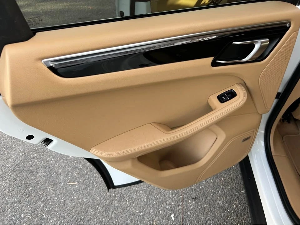 2016 Porsche Macan S - Image 12 of 20