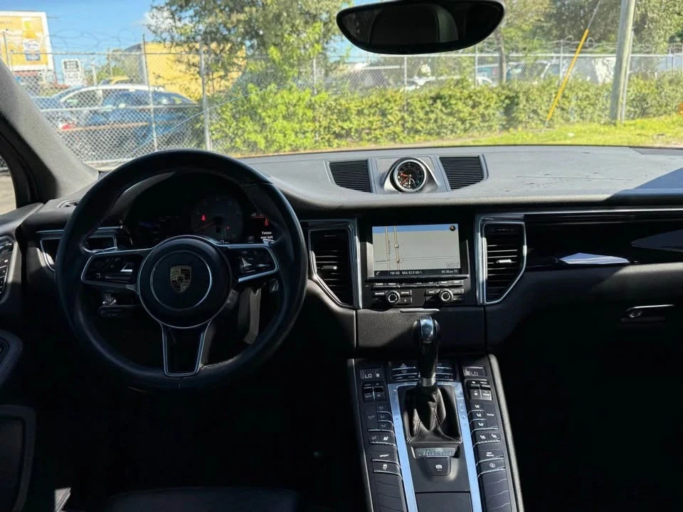 2016 Porsche Macan S - Image 10 of 19
