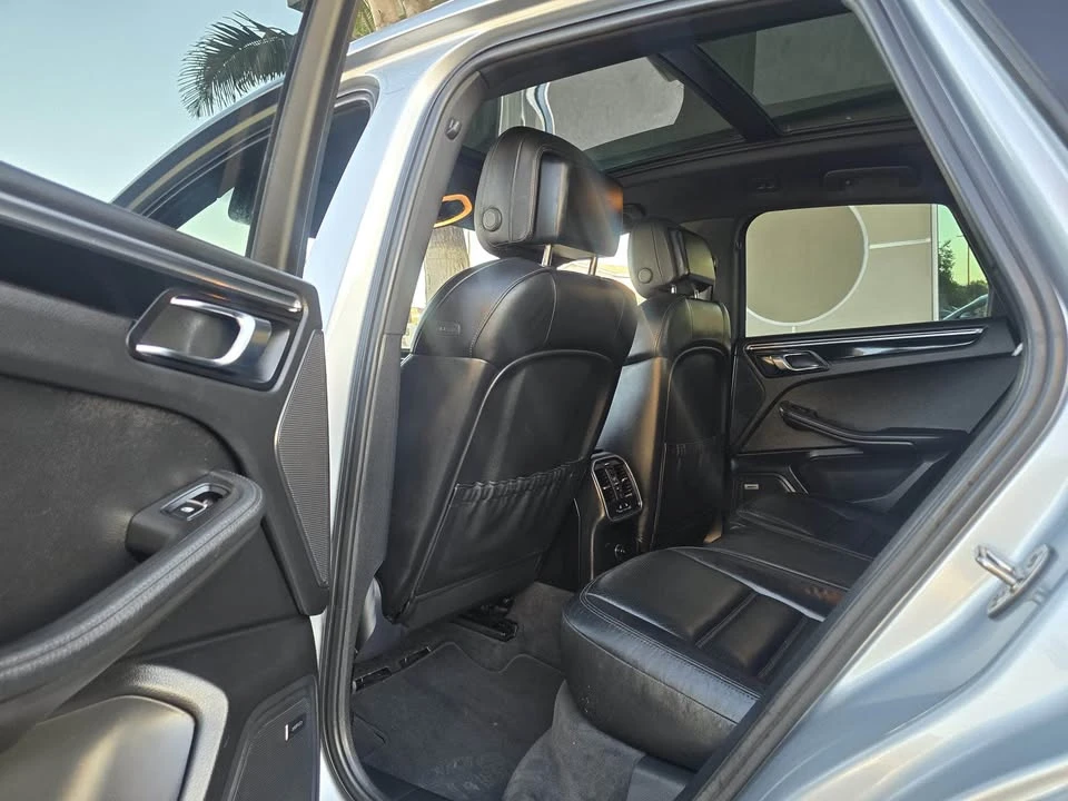 2016 Porsche Macan S - Image 8 of 14