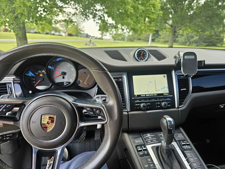 2016 Porsche Macan S - Image 2 of 6