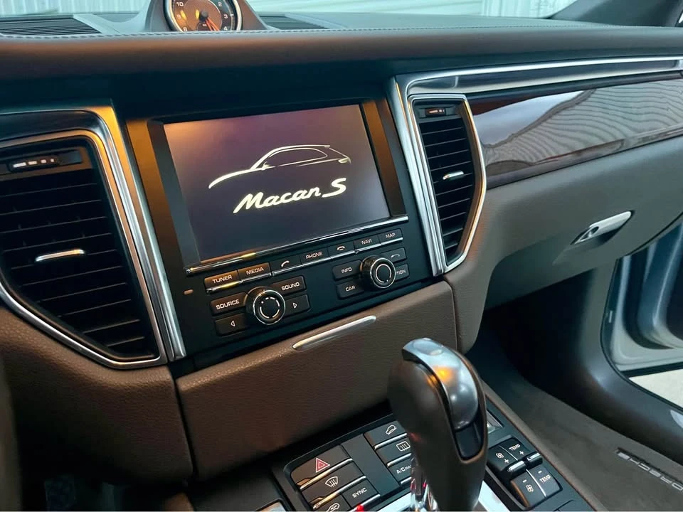 2016 Porsche Macan S - Image 13 of 20