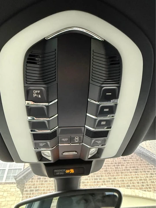 2016 Porsche Macan S - Image 7 of 9