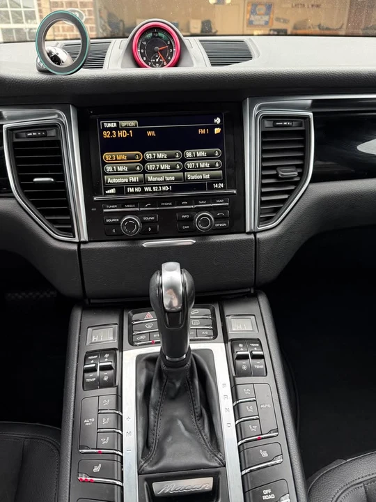 2016 Porsche Macan S - Image 6 of 9