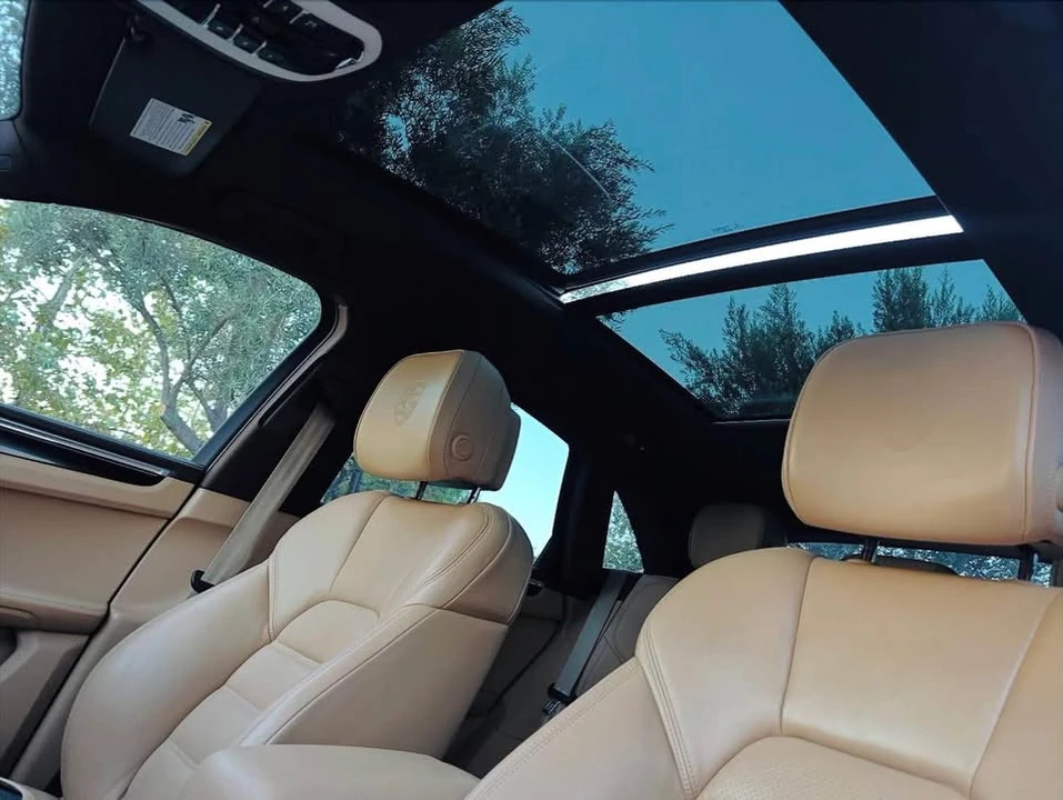 2016 Porsche Macan S - Image 17 of 18