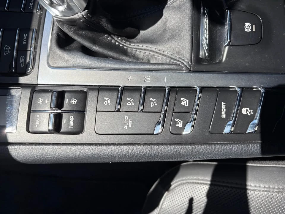 2016 Porsche Macan S - Image 10 of 11