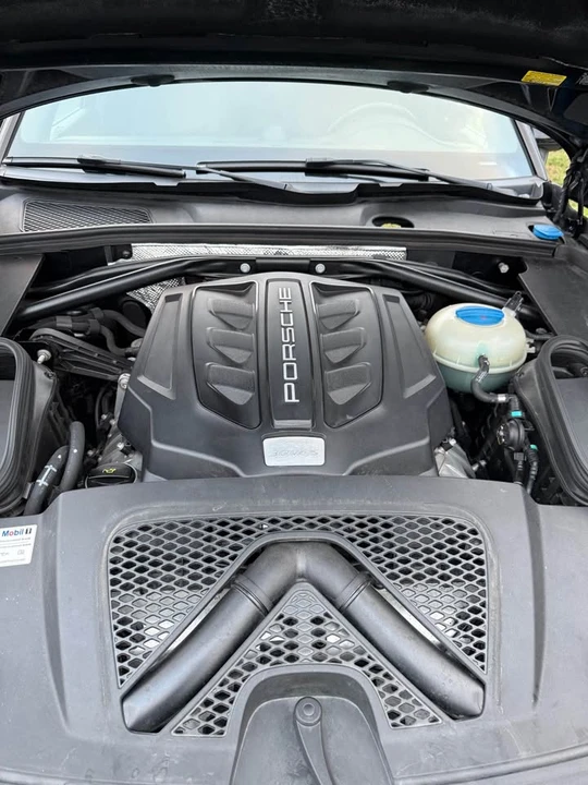 2016 Porsche Macan S - Image 12 of 13