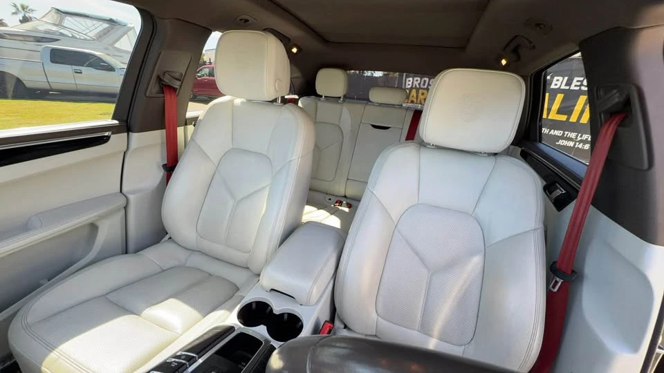 2016 Porsche Macan S - Image 11 of 19