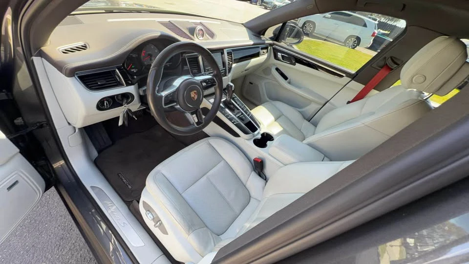2016 Porsche Macan S - Image 10 of 19