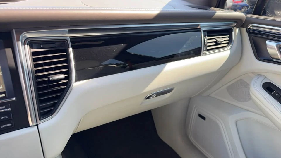 2016 Porsche Macan S - Image 14 of 19